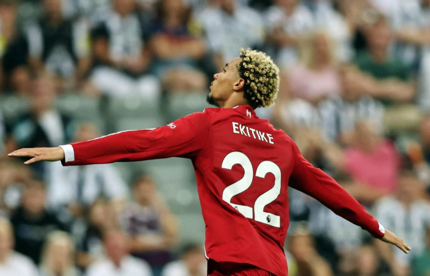 沉默的天才与喧嚣的时代:埃基蒂克十球背后的英超新援生态